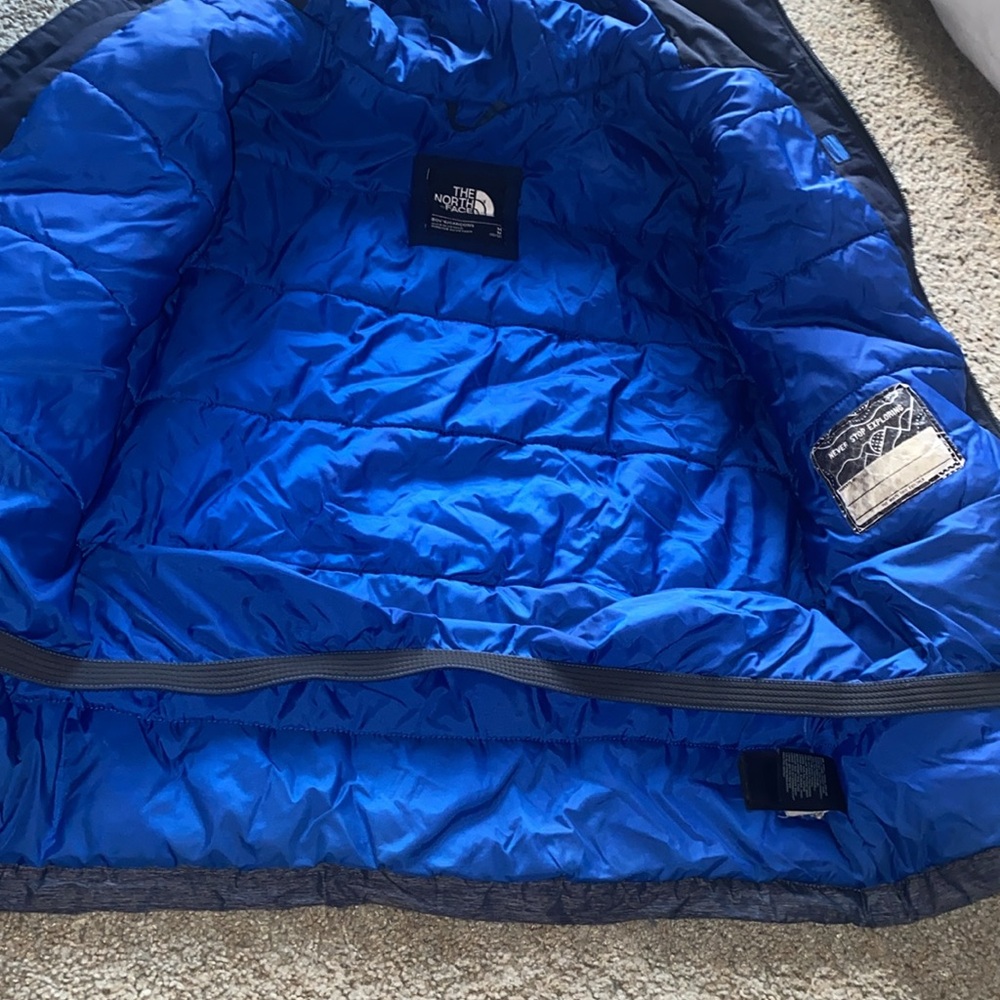 The north face dryvent winter jacket boys medium 10/12 GUC - Picture 3 of 6